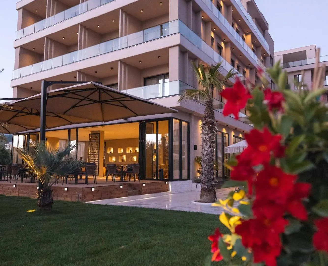 ****  Tris3 Hotel Radhimë Arnavutluk