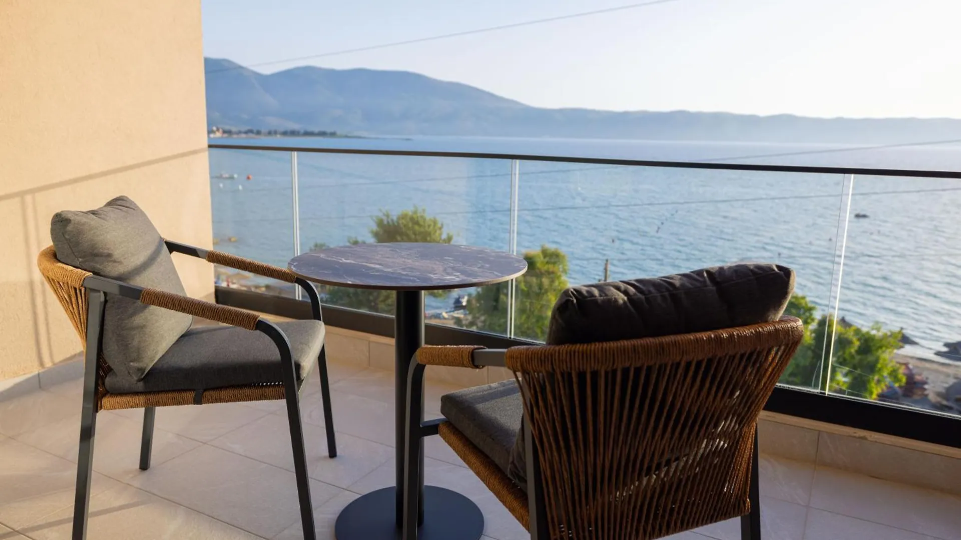 Tris3 Hotel Radhimë Arnavutluk