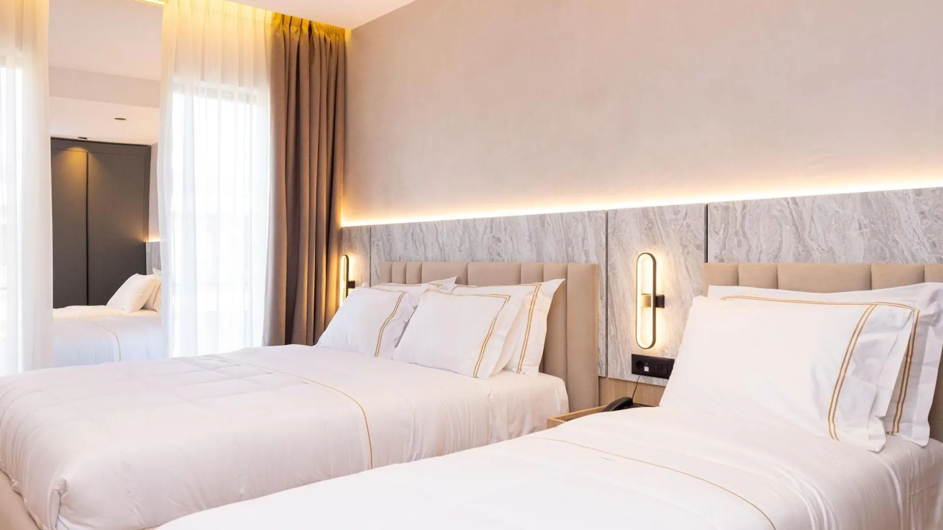 Tris3 Hotel Radhimë