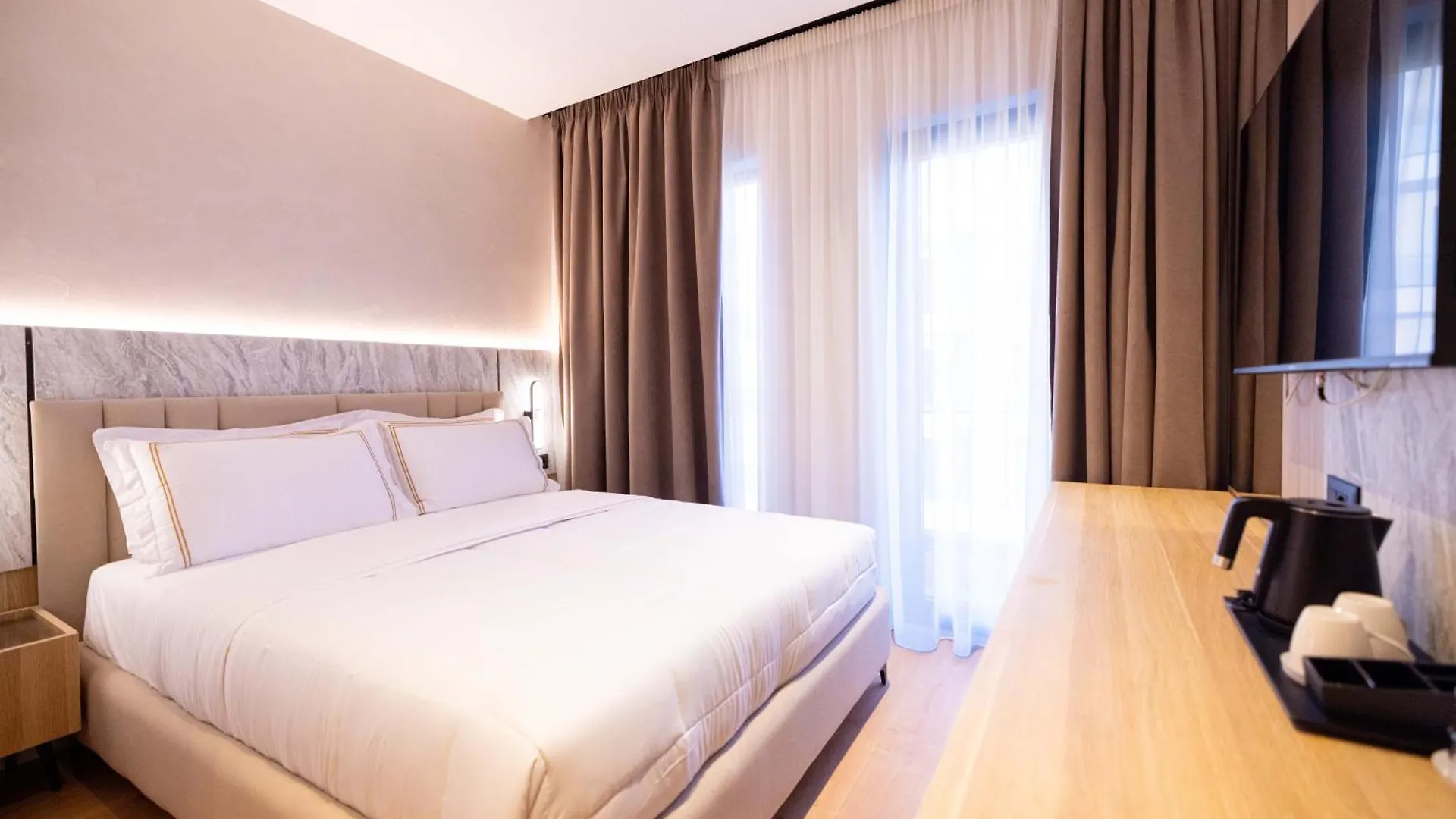 Tris3 Hotel Radhimë 4*,  Arnavutluk