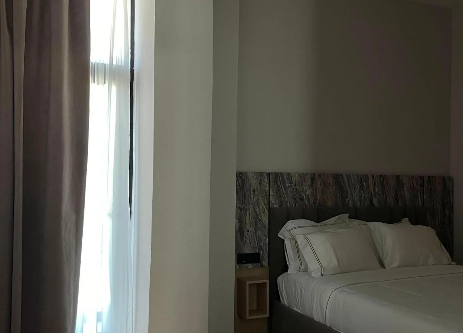 Tris3 Hotel Radhimë