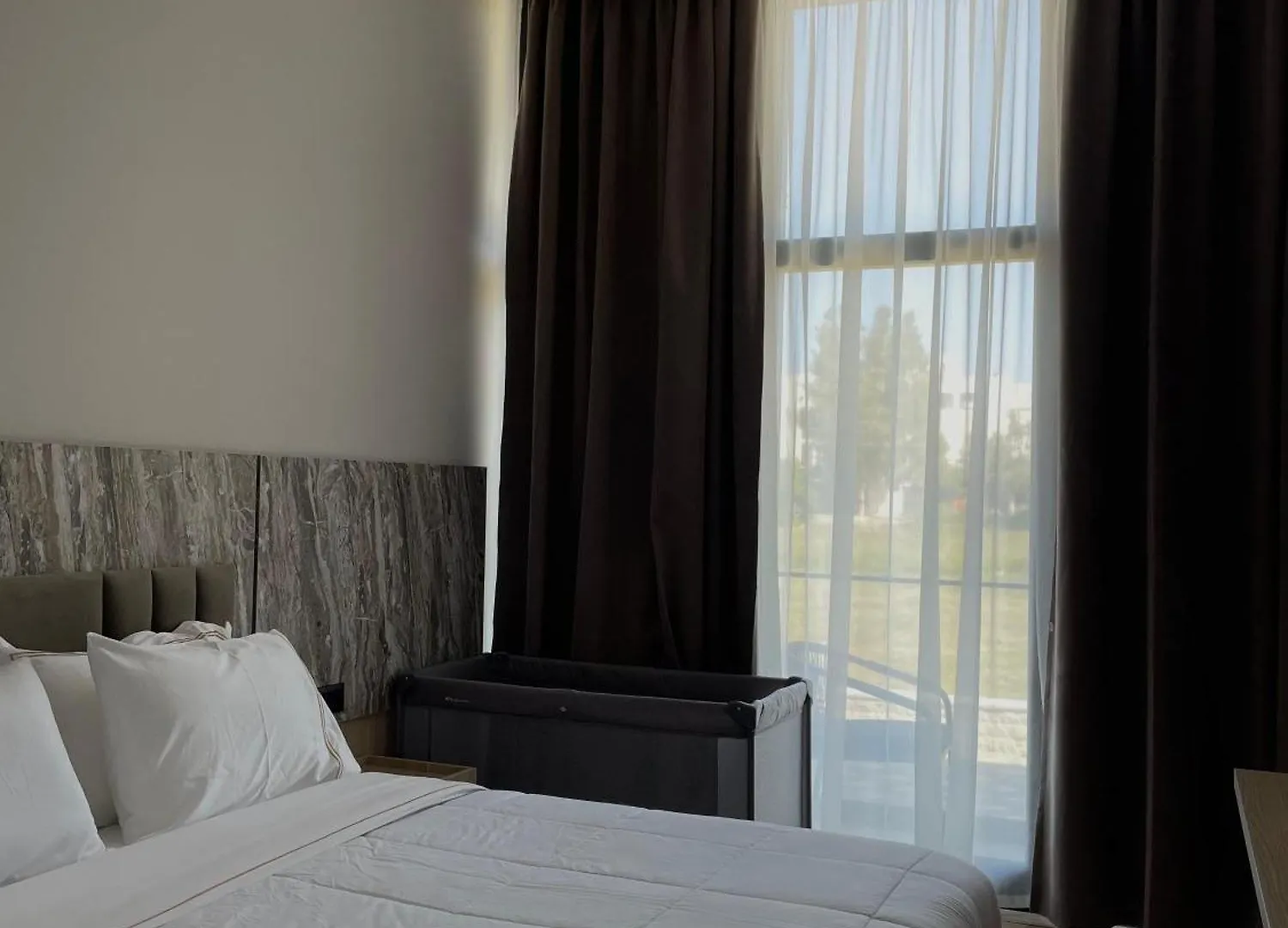 Tris3 Hotel Radhimë