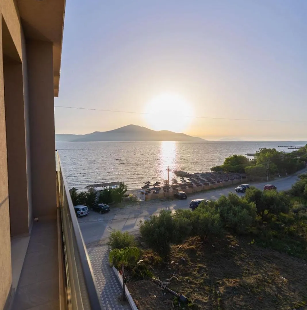 Tris3 Hotel Radhimë